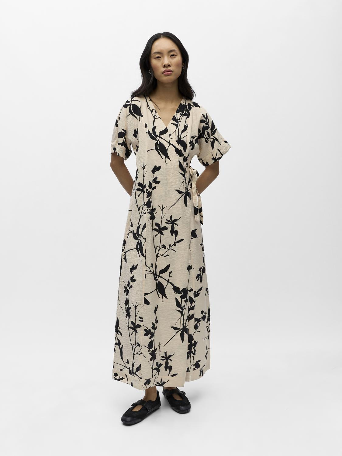model_shot-front